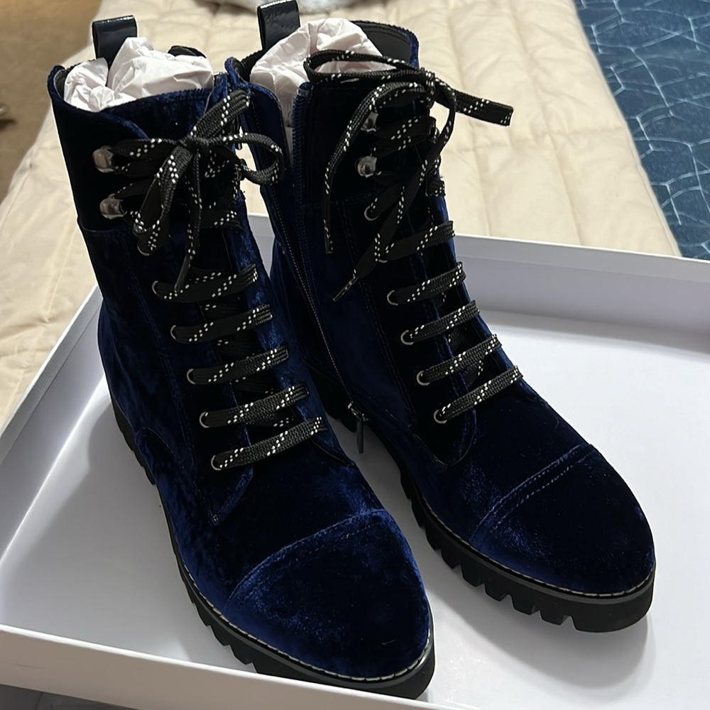 Donald Pliner Cailen blue velvet combat boots, size 8